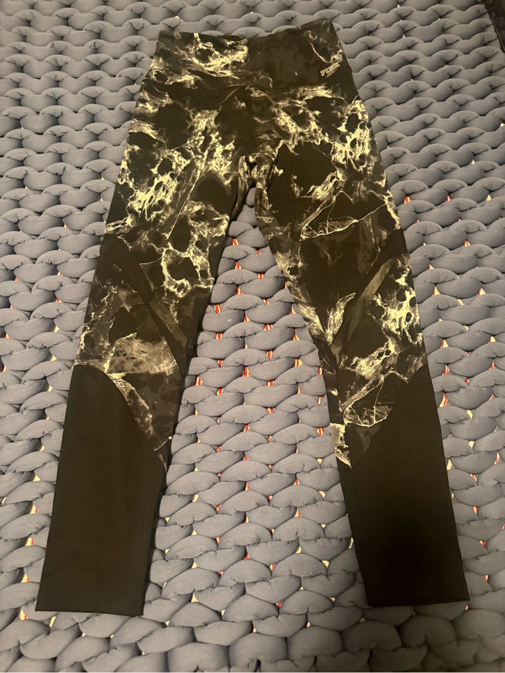 TYR Black Gray Marble Print Compression Leggings Women's Size S/M Athletic Yoga